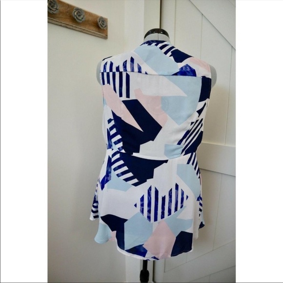 Torrid Multi Color Geometric Georgette Peplum Top - Picture 3 of 3